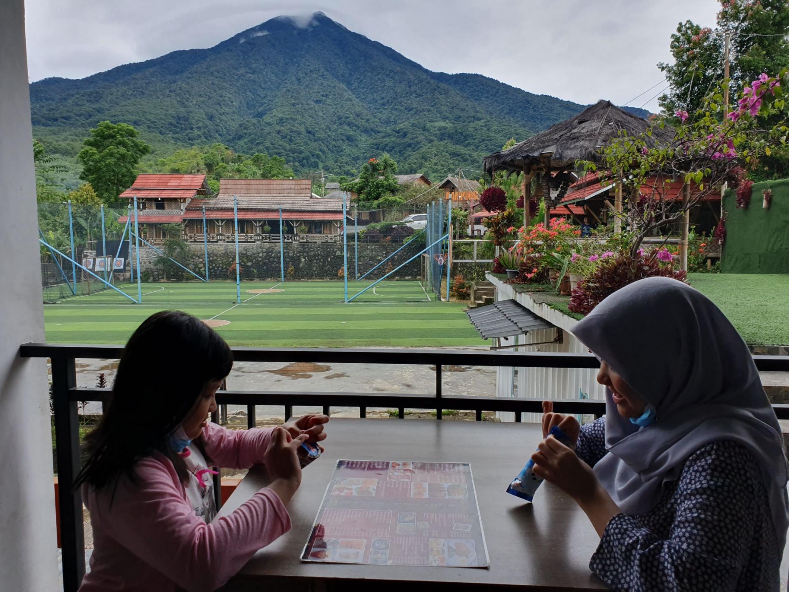 Kampung Istal Bogor Hotel Bagian luar foto