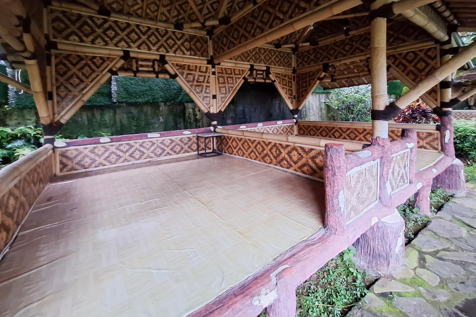 Kampung Istal Bogor Hotel Bagian luar foto